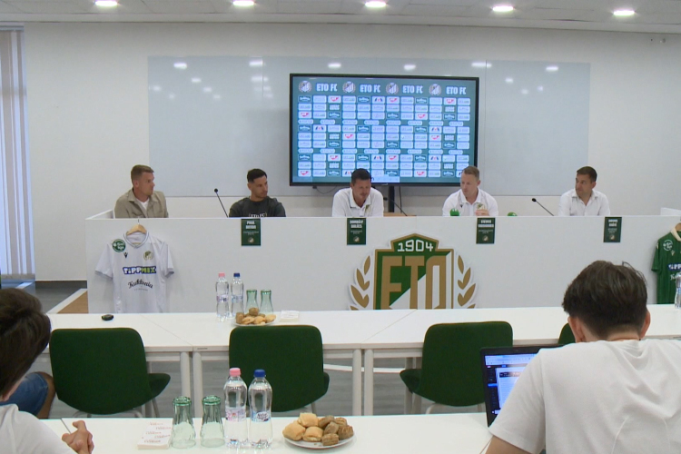 Új korszakot építenek