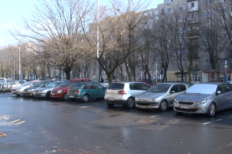 Pro és kontra parkolásügyben