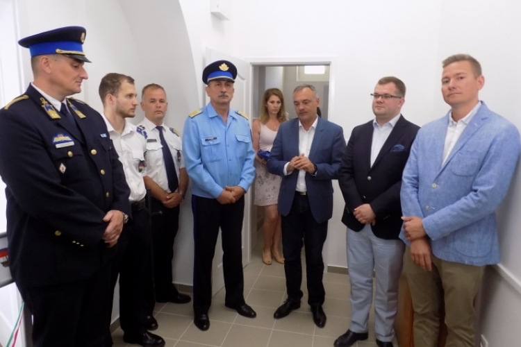 Felújított rendőrirodát adtak át Győrben 