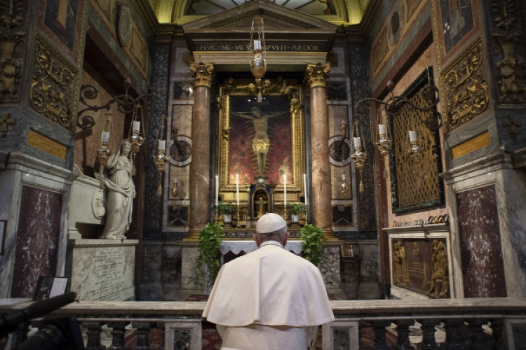Koronavírus: Ferenc pápa a járvány megállítására kérte Istent