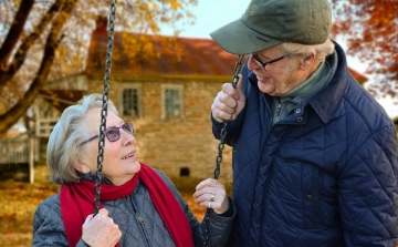 Segítő kezek az idősekért