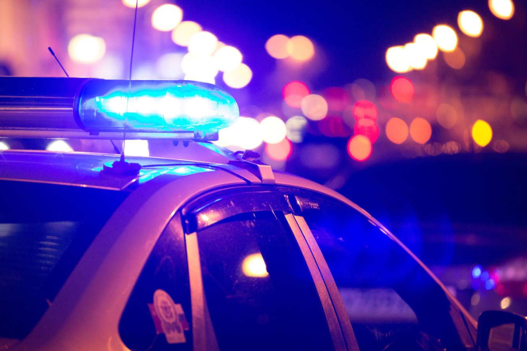 Vonat elé hajtott egy autós