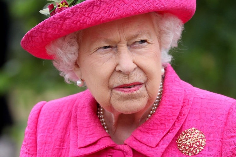 95 évesen menne nyugdíjba a brit királynő