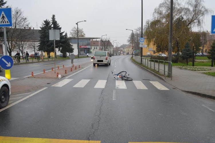 Biciklis ütött el egy autót Kapuváron 