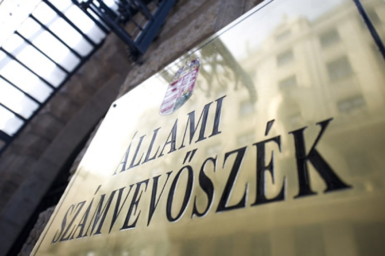 Három egyetemet is ellenőrzött az ÁSZ