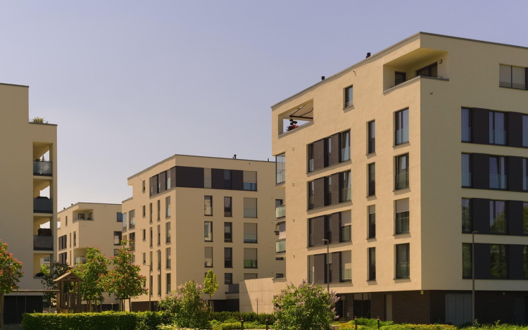 Hiába az állami támogatás: átlagfizetésből nem lehet 150 milliós ingatlant venni