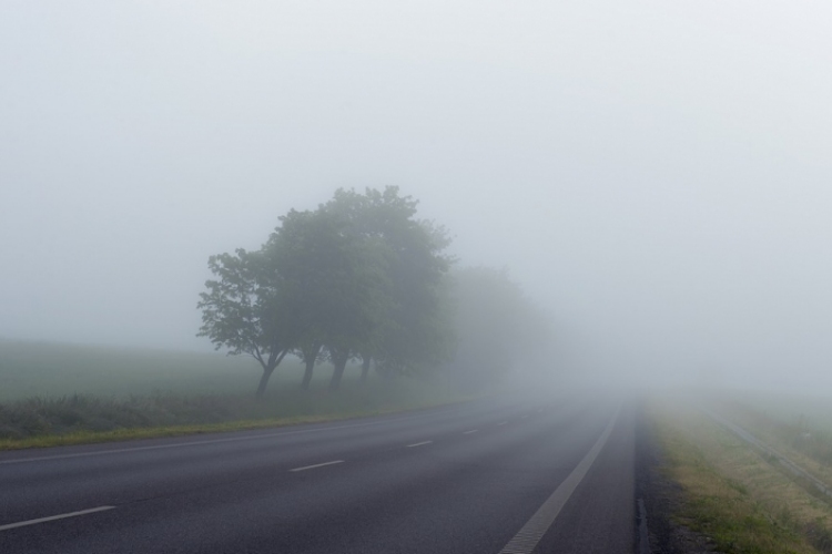 Az ország nagy részén sűrű ködre figyelmeztetnek