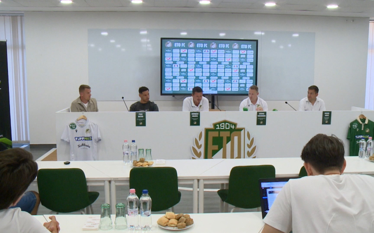 Új korszakot építenek