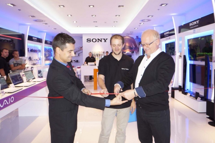Új Sony bolt nyílt a győri Árkádban
