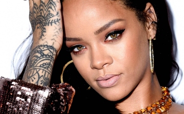 Rihanna hetek óta takargatja magát - Ezekben a göncökben parádézik