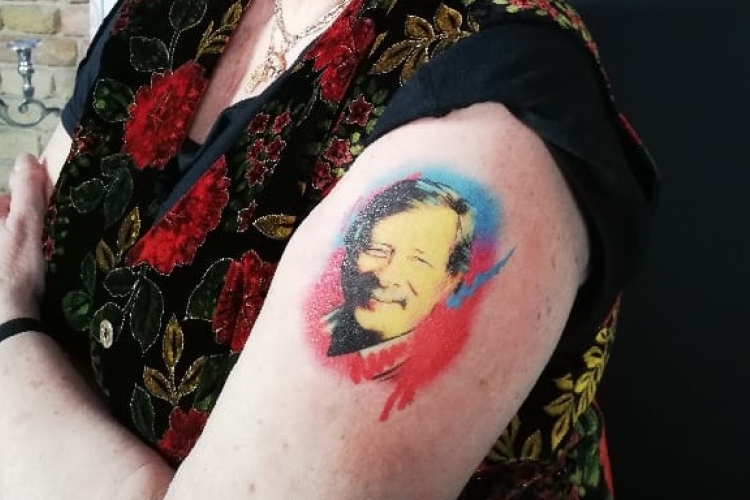 Magdi anyus a karjára tetováltatta Vili bácsit