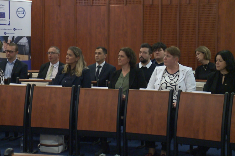 Az álláskeresőket és a munkaadókat is segítik