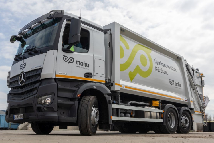 Így szállítják húsvétkor a szemetet