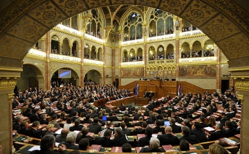 OGY - Miniszterelnöki felszólalással kezdődik a parlamenti idény
