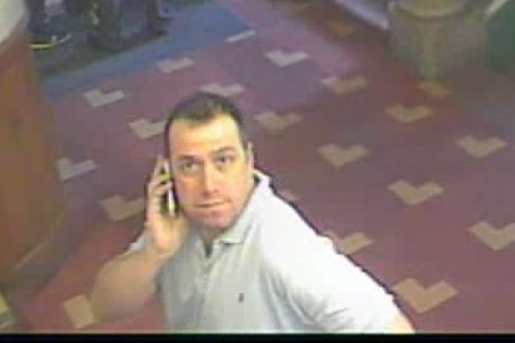 Keresik! Iskolából és irodából is lopott 