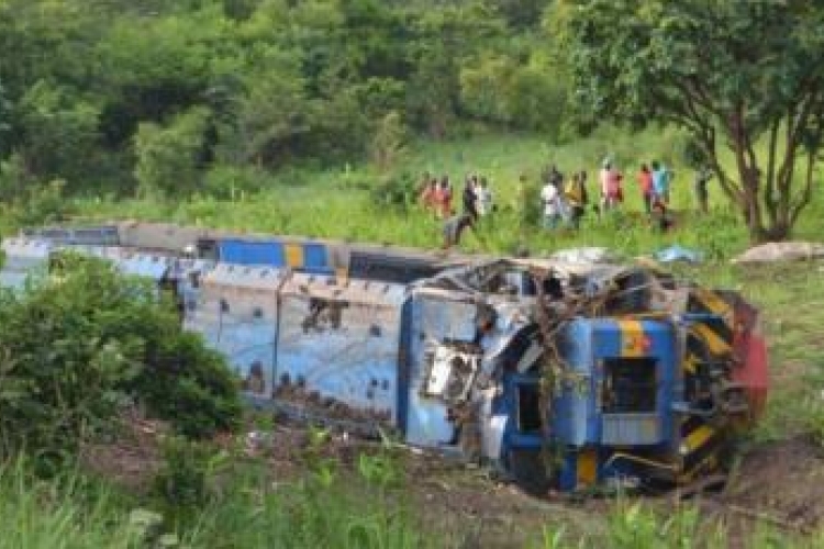 Szörnyű tragédia: Kisiklott egy vonat Kongóban, legalább ötvenen meghaltak