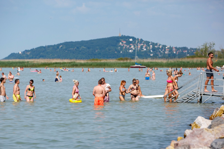 Ökológiai kockázatot jelentenek a turisták a Balatonnal szemben 