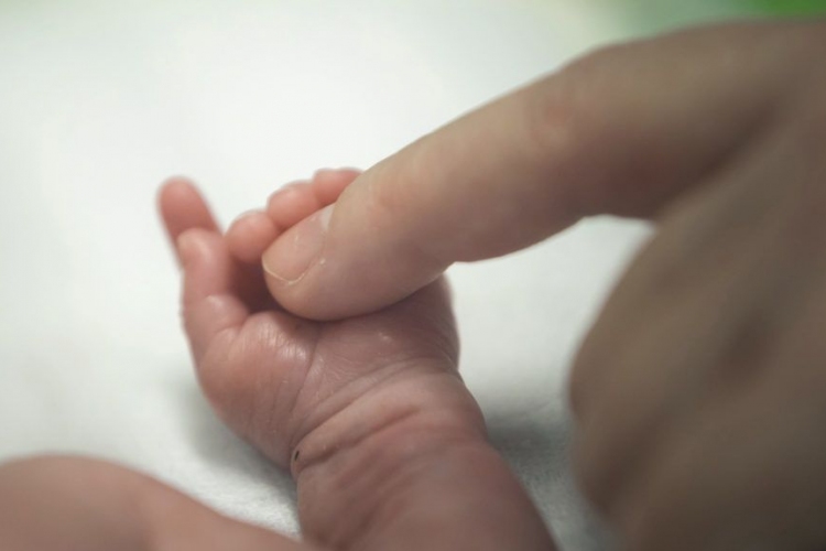 Inkubátorban hagytak egy újszülöttet újév napján