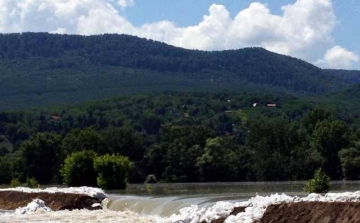 Árvíz - Felhőszakadás okozott újabb áradásokat Ausztria északi részén