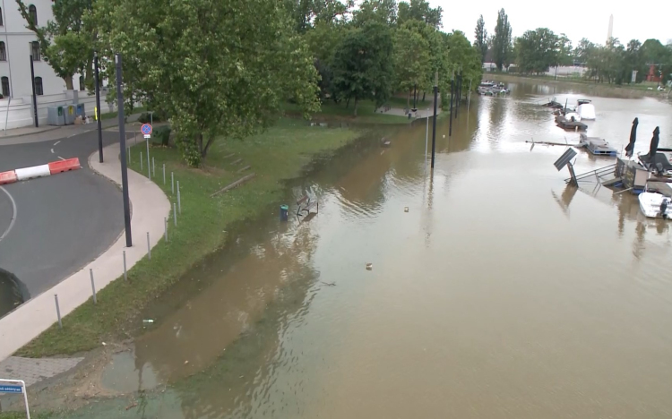 Magasabb fokozatba kapcsolt a védekezés