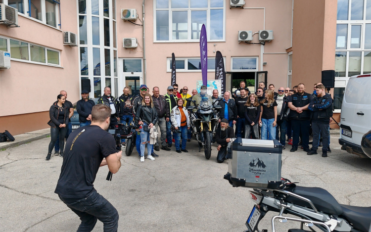 Két keréken a Közel-Keletre