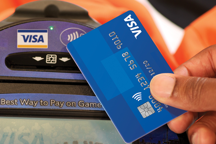 Visa: a külföldre utazó magyarok 83 százaléka bankkártyával fizet