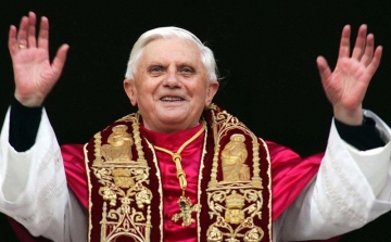 Lemond a pápa - ezúttal nem törik össze a pápai pecsétgyűrűt