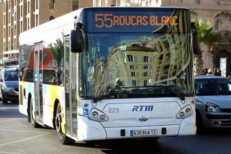 Egy év szabadságot adományoztak munkatársai egy francia buszvezetőnek