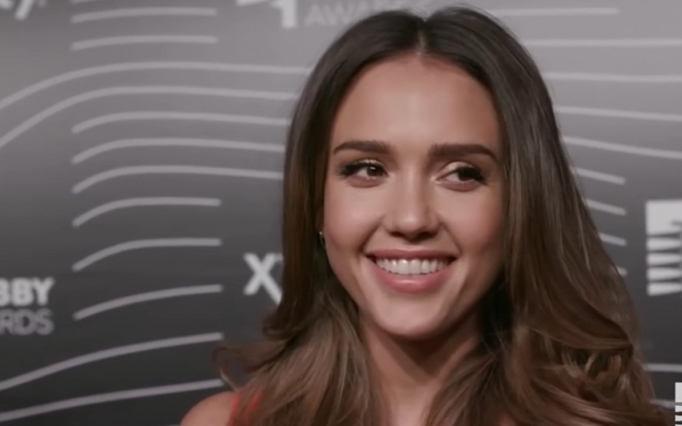 Jessica Alba csodálatos hírt közölt rajongóival 