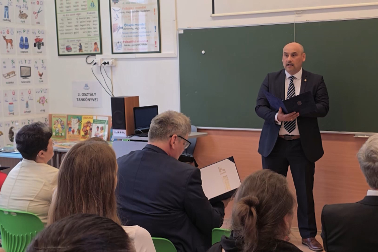 Egy teremben a múlt, a jelen és a jövő