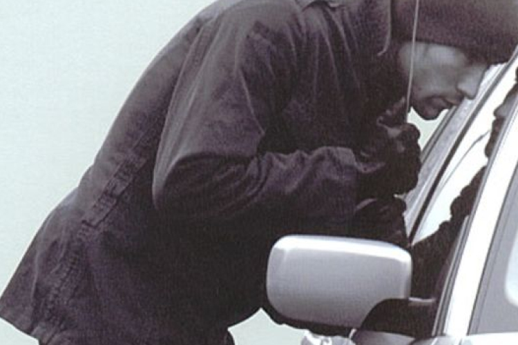 Lopott kocsit akartak eladni Győrben