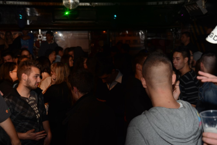 2013.11.15.Péntek Lapos banhof fotók.Adrián