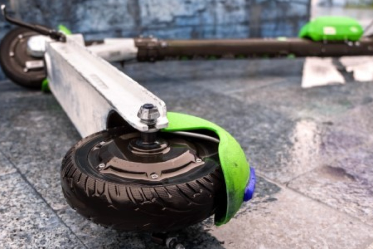 Még mindig rengeteg a rollerbaleset