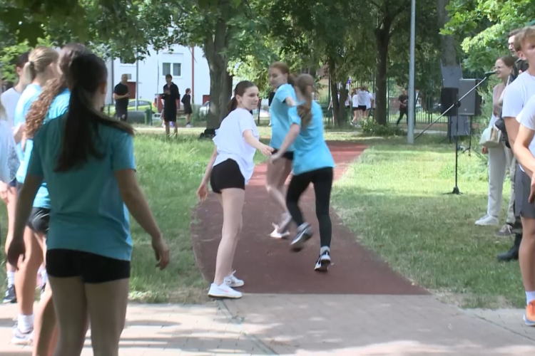 Váltófutással emlékeztek a hősökre Győrben