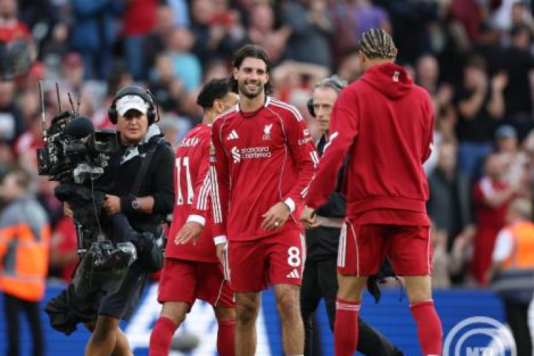 Szoboszlai szabadrúgásgóljával legyőzte az Arsenalt a Liverpool