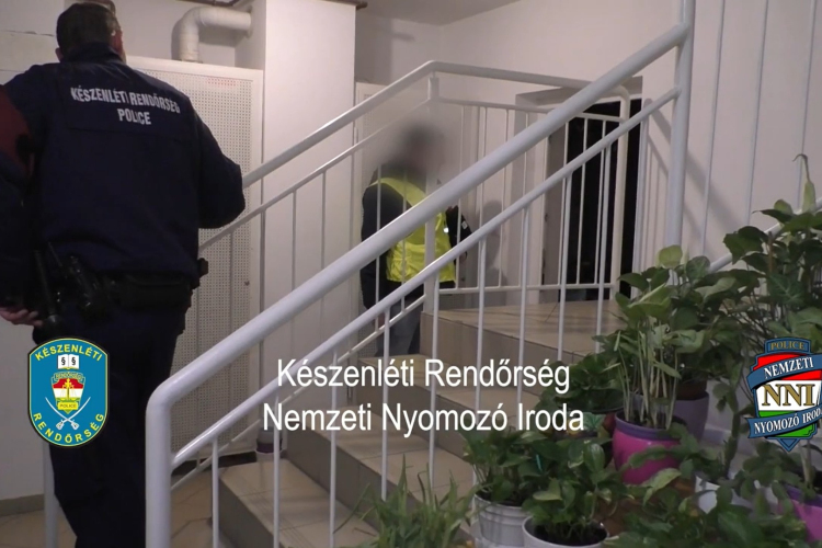 Győrben csaptak le a rendőrök az orvosi segédeszközökkel kapcsolatos csalási ügyben