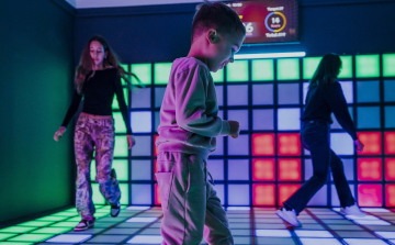 Karácsonyra valami különlegeset? Ajándékozzon interaktív LED játékélményt!