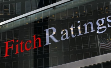 Magyar bankokat minősített le a Fitch