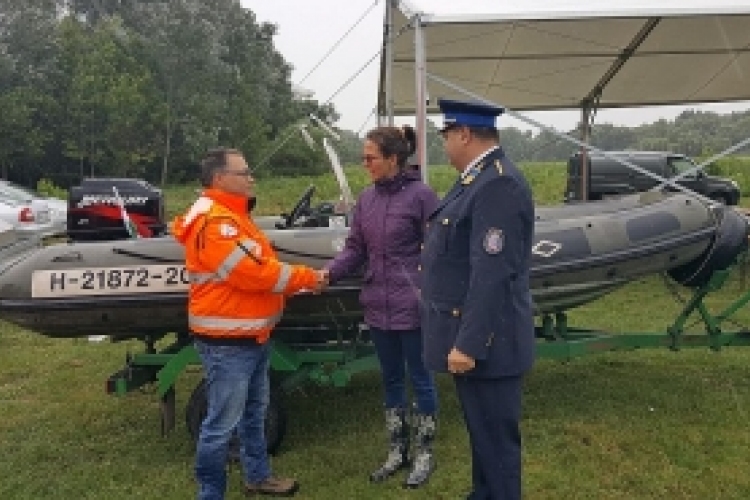 YUKON típusú vízsugárhajtású motorcsónakot adományozott a rendőrség Ásványrárón