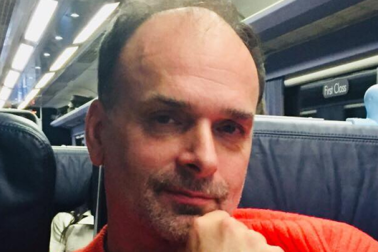 Ludwig meghalt, Zubornyák Zoltán elhagyja az országot