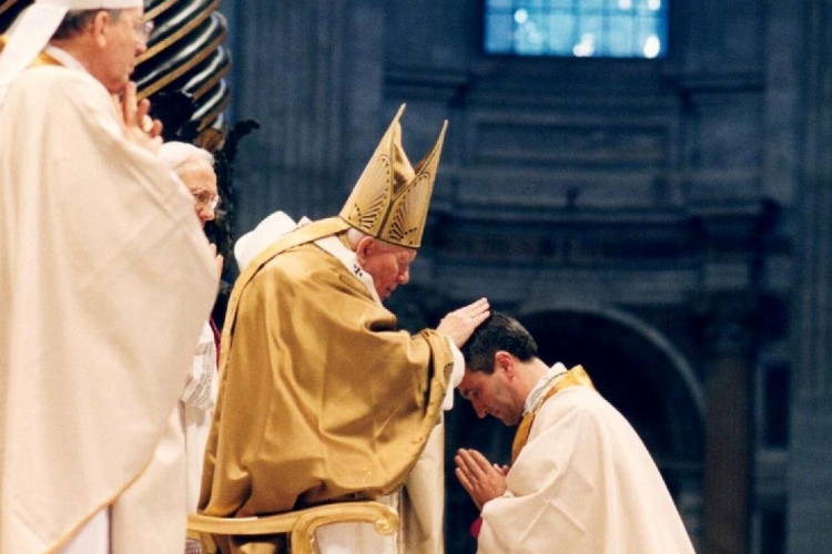 20 éve szentelték püspökké dr. Veres András győri megyéspüspököt 