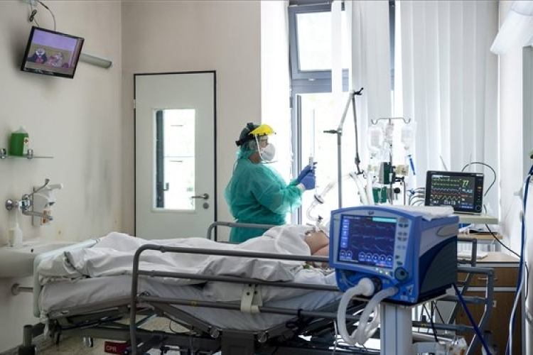 Nincs újabb halálos áldozat, 35 új fertőzöttet találtak Magyarországon