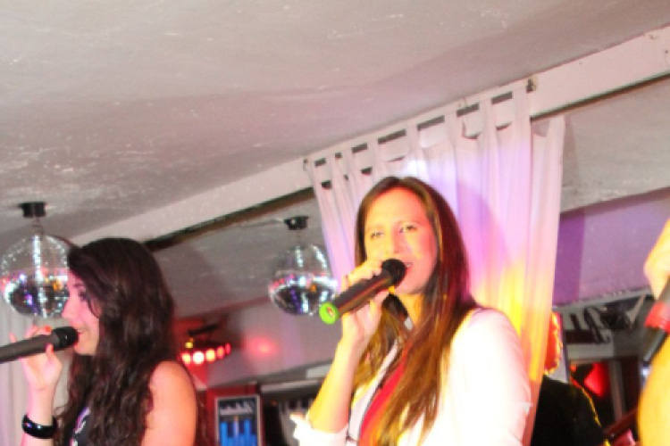 2013,11,08.Péntek Mamma Mia Gringo Sztár élő koncert DJ:Ice Fotók.árpika