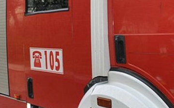 Tűzoltók mentettek egy balesetet szenvedett nőt a Pilisben