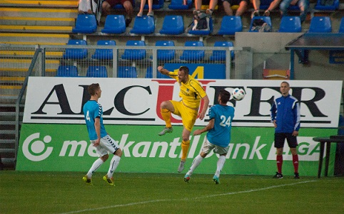 Labdarúgó NB II - Két góllal győzött a bajnok Gyirmót