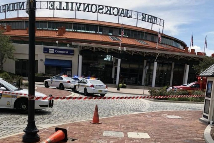 Lövöldözés volt egy floridai szórakoztató központban - sok halott