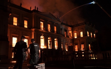 Kiégett a riói Nemzeti Múzeum