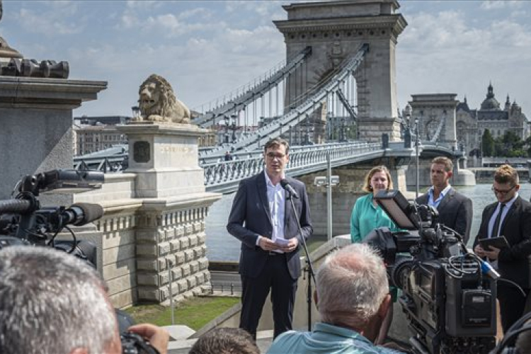 Átadták a megújult Lánchidat