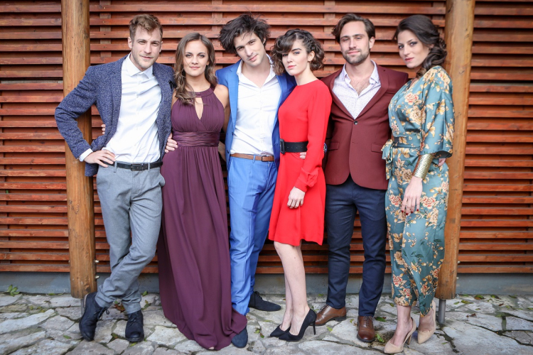 Meglepő titkok derültek ki az Oltári csajok színészeiről