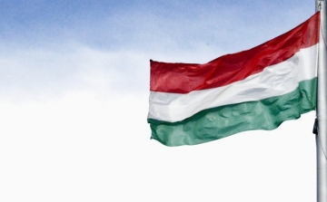 Harmadszor lesz magyar állampolgár egy 99 éves asszony
